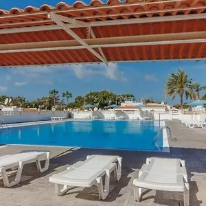 casa-sandra-costa-del-silencio.tenerifehoteles.net/